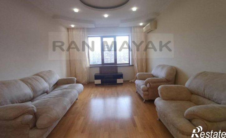 3-комн квартира улица 12 Марта, 144/3,  д. 144/3