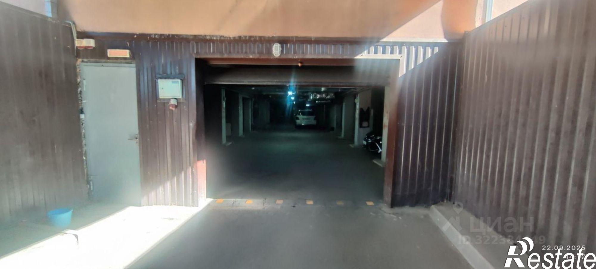 Купить гараж, место в паркинге за 560 000 рублей на Депутатская улица, 25