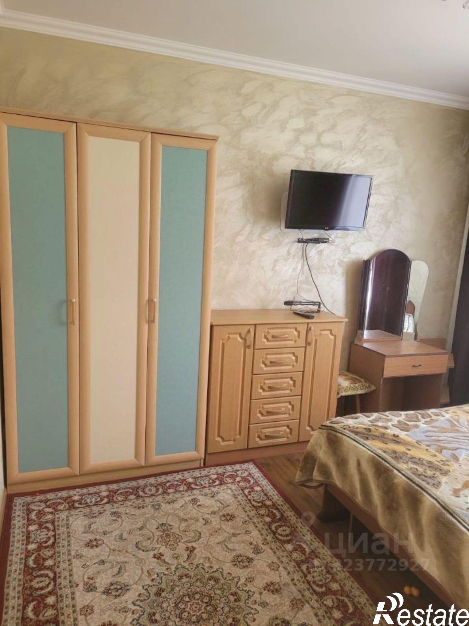 Сдать дачу, дом, коттедж за 40 000 рублей на 4-й переулок, 12