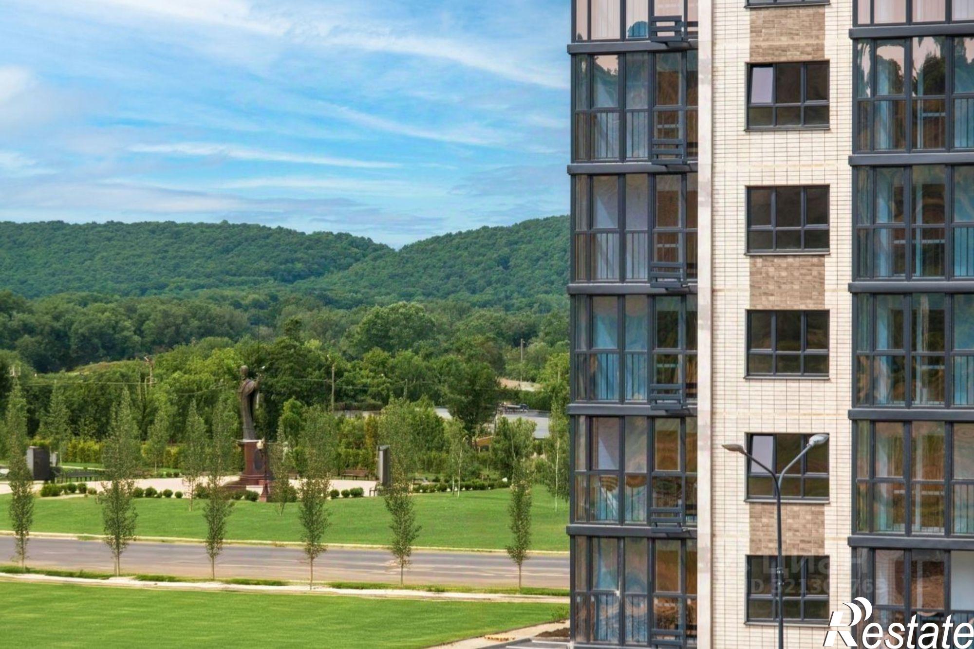 Купить квартиру за 7 808 530 рублей на улица Михайлова, 15