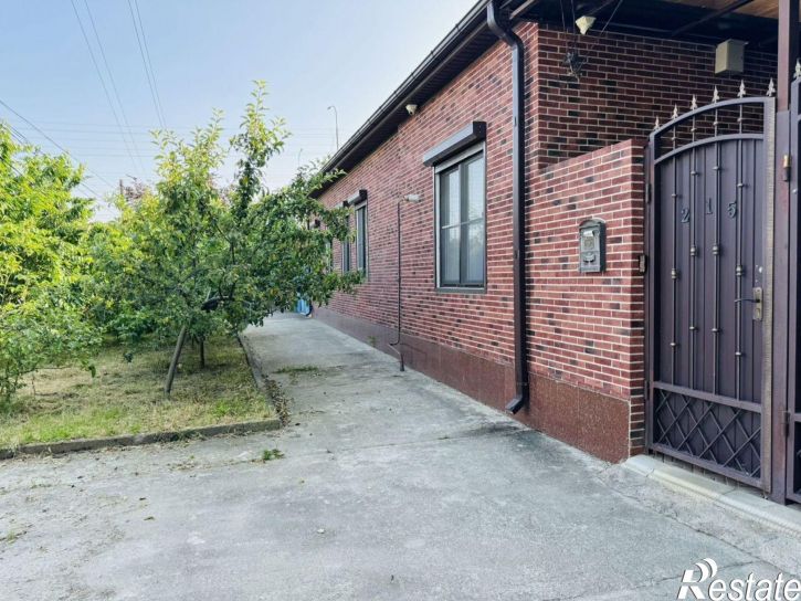 4-комн квартира Госпитальная улица, 215,  д. 215