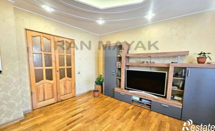3-комн квартира улица Михайлова, 1,  д. 1