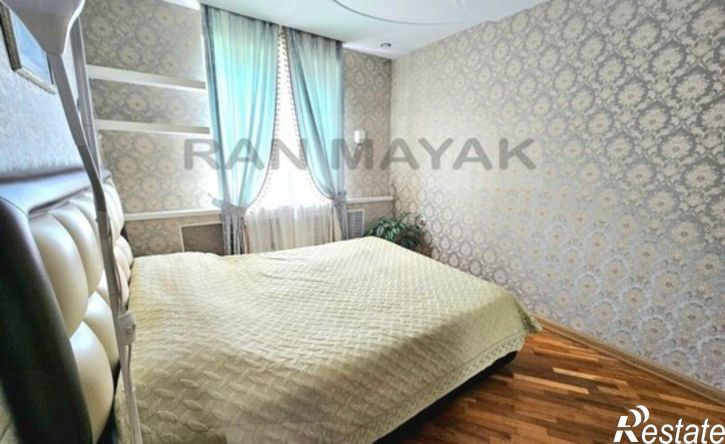 3-комн квартира улица Михайлова, 1,  д. 1