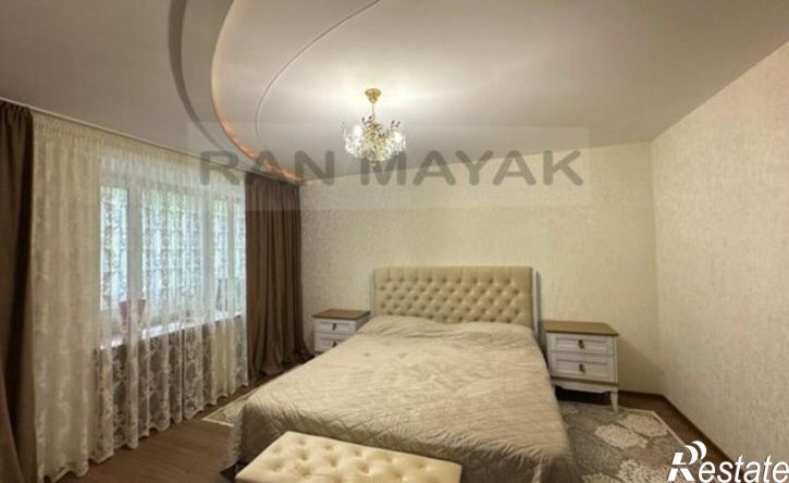4-комн квартира Пионерская улица, 494,  д. 494