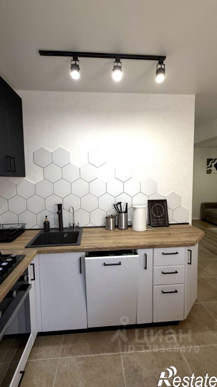 3-комн квартира улица Чкалова, 86 к2,  д. 86 к2