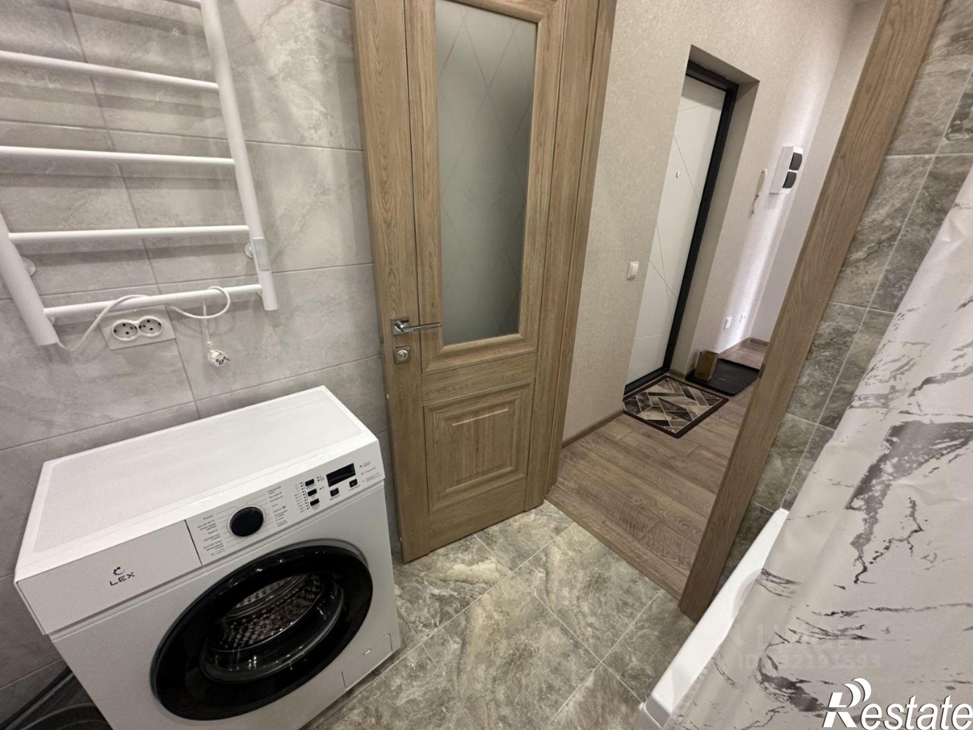 Сдать квартиру за 28 000 рублей на улица 12 Марта, 187 к3