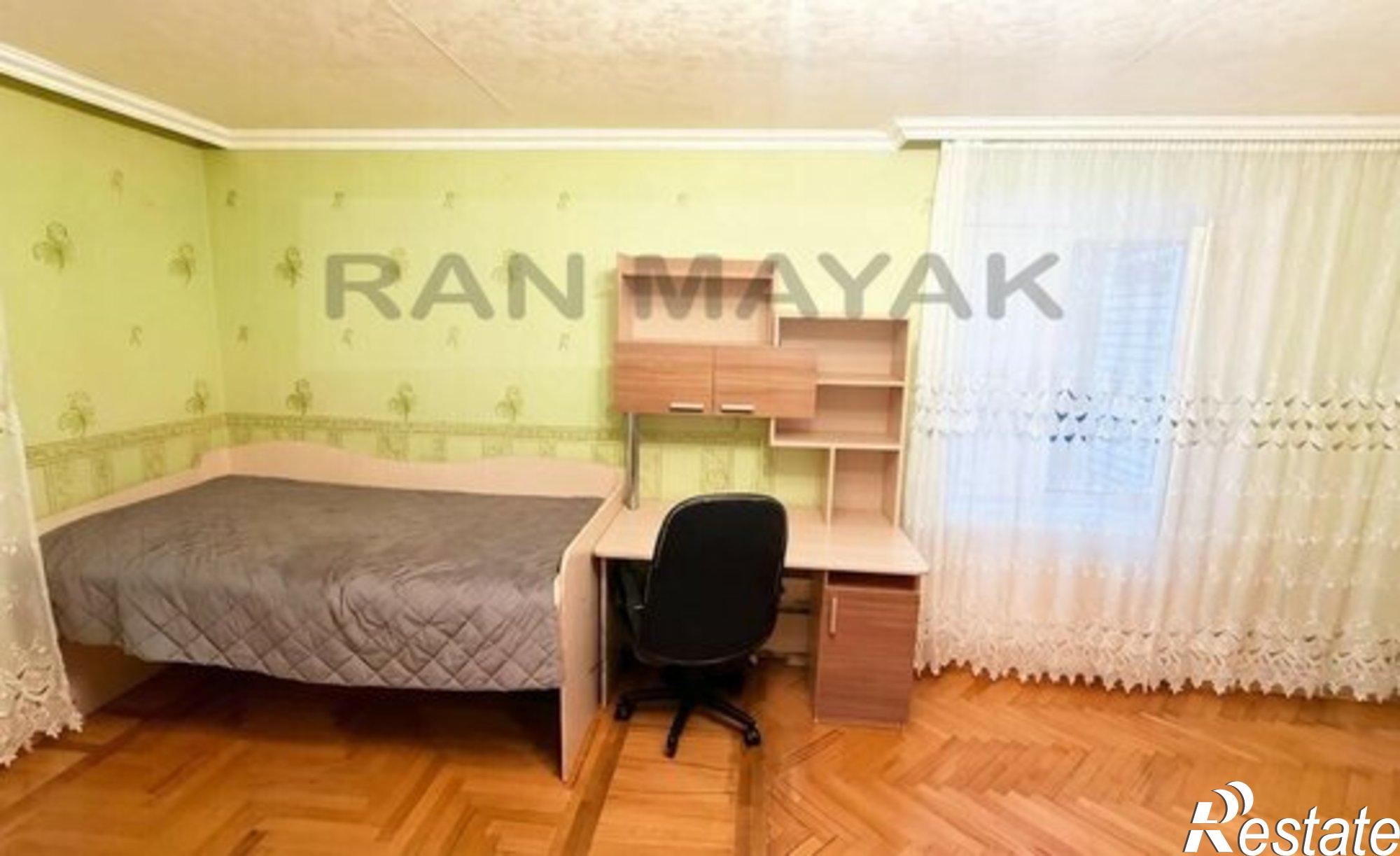 Купить квартиру за 10 000 000 рублей на улица 12 Марта, 142