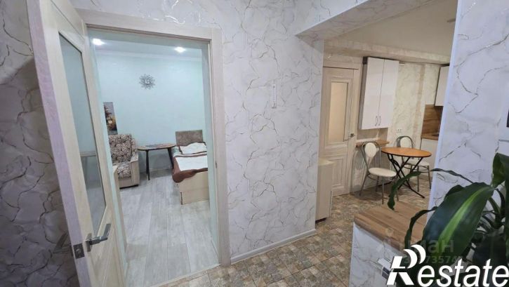 2-комн квартира Короткая улица, 90,  д. 90