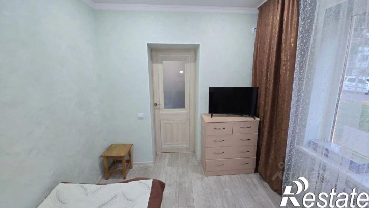 2-комн квартира Короткая улица, 90,  д. 90