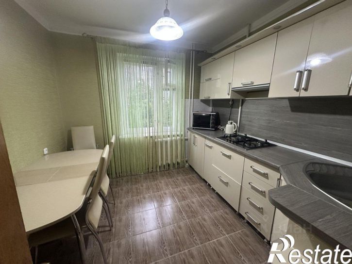 3-комн квартира улица Гайдара, 80,  д. 80