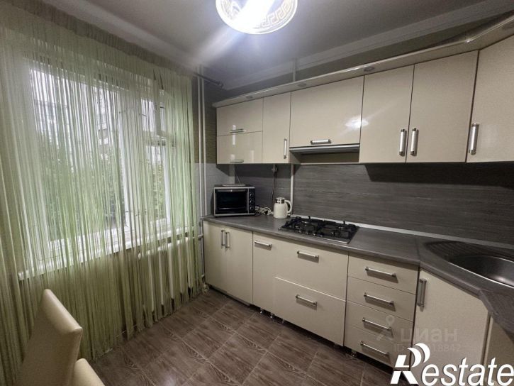 3-комн квартира улица Гайдара, 80,  д. 80