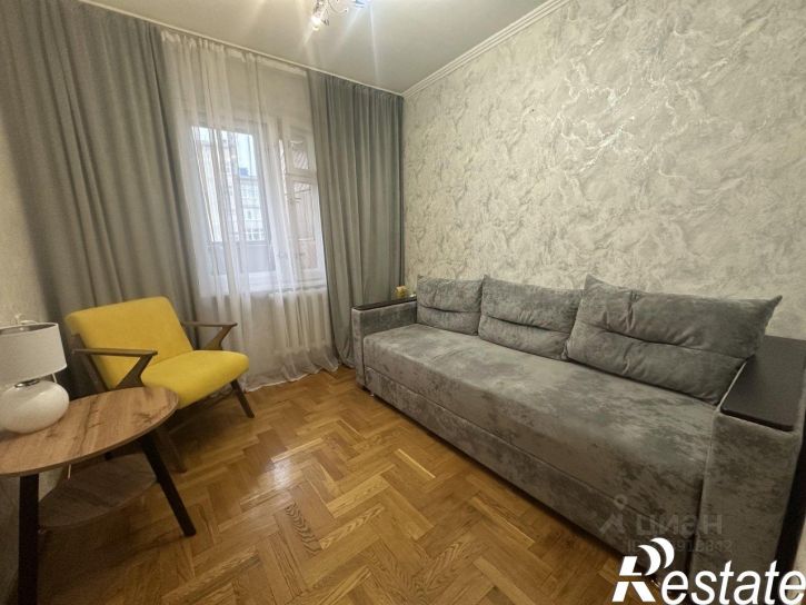 3-комн квартира улица Гайдара, 80,  д. 80