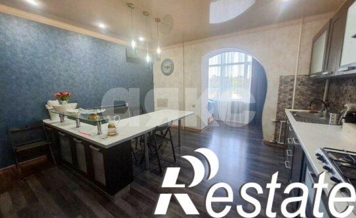 4-комн квартира Пионерская улица, 377,  д. 377