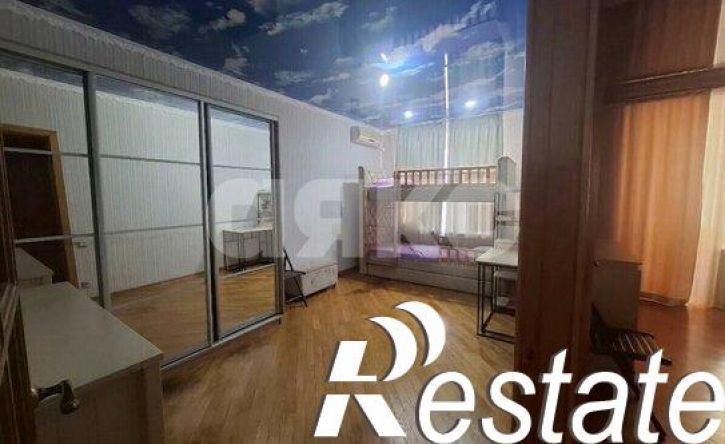 4-комн квартира Пионерская улица, 377,  д. 377